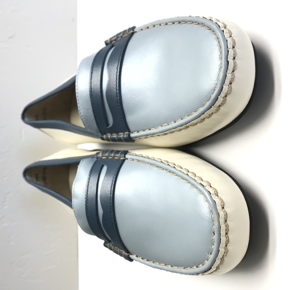 Trotters Light Blue White SlipOn Round Toe Leather Flats Loafers 10WW Women's - Picture 3 of 7